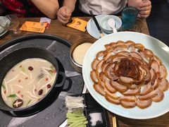 片皮鸭-三人行骨头王火锅(长寿店)