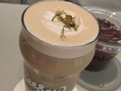 栀子花梨香拿铁-Seesaw Coffee(上生新所店)