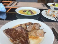 -大中华希尔顿酒店-念自助餐·嗨啤·小龙虾