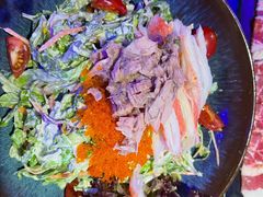 三味海鲜沙拉-正宗齐齐哈尔烤肉·齐牛哥鲜切炭火烤肉(杭州总店)