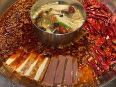 菌菇鸳鸯锅-谭鸭血(金华永盛店)
