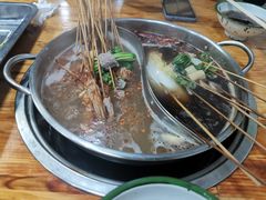 鸳鸯锅-三番火辣串串香(总店)
