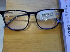 -LOOK眼镜·蔡司依视路配镜(宝山万达店)