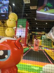 -蹦蹦跳跳(新奥购物中心店)