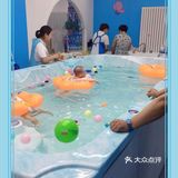 宝贝最喜欢这家游泳馆啦