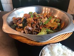 -愉肴麻辣香锅(中北镇店)
