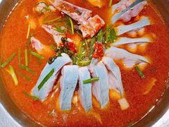 -野山舂·贵州现舂酸汤火锅(鸿通城店)