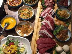 -明洞阿姨·韩式酱蟹烤肉·创意料理(三元桥店)