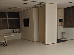 -卡罗酒店(东门晒布地铁站店)