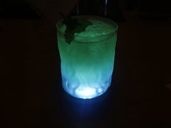 -饮湖威士忌鸡尾酒吧