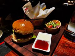 牛肉芝士汉堡-秀·爱尔兰餐吧(上海路店)