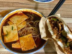 -老字号杨坡红油米线腊汁肉夹馍(东四道巷店)