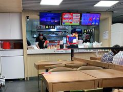 大堂-华莱士炸鸡汉堡(崇文门搜秀城店)