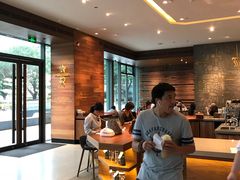 用餐区-星巴克臻选(广州二沙岛文立方店)