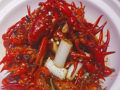 -肥小宝·金牌油焖大虾(襄阳龙虾地标店)