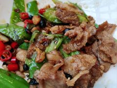 -鱼鲜饭香·招牌汽锅剁椒鱼头王