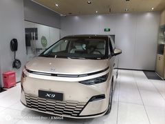 -小鹏汽车(上海静安大融城店)