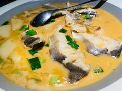 鲳鱼烧年糕-荣小馆(杭州大厦店)
