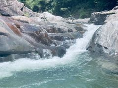 -安吉龙王山峡谷漂流