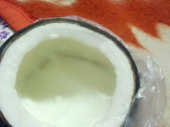 -志龙皇冠吃货椰子铺