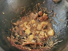 -粘豆包柴火铁锅炖