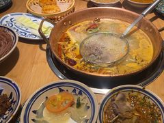 -洱火云南酸菜牛肉火锅(石景山当代商城店)