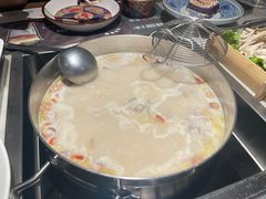 -尚尚仙·酸汤猪手·猪肚鸡火锅(华联万柳购物中心店)