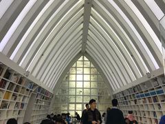 -钟书阁(松江泰晤士小镇店)