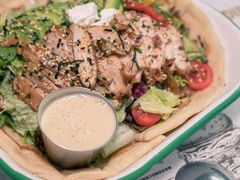 照烧鸡肉配牛油果拉法沙拉-HELLO 27 意面·沙拉·帕尼尼