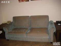 房间里的沙发-意大利农场度假村