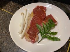 西冷鲜肉-正苑26年海鲜烤肉•牛尾汤汤饭(东港店)