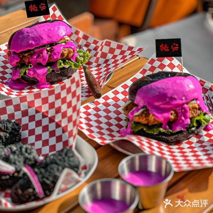 BLACKPINK汉堡🖤💗唐山这家古着店有点东西