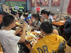 大堂-爆炸头阿姨小四川正宗川味小吃(无任何分店)