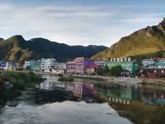 -百里峡七彩艺术小镇