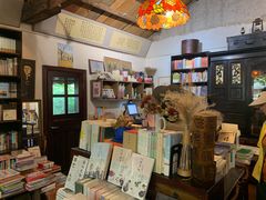 -荒岛书店(黄县路店)