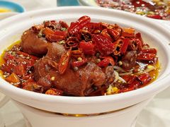 香辣美容蹄-鑫巴蜀小镇 · 水煮鱼专研店(玉桥店)