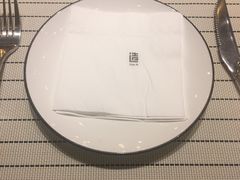 餐具摆设-造精酿餐厅