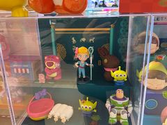 -名创优品(北京新中关购物中心地铁层店)