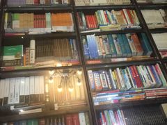 -钟书阁(松江泰晤士小镇店)