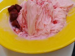 草莓奶霸-冰冰酱老味刨冰绵绵冰(中山路总店)
