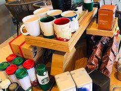 零售区-星巴克(成都市中海右岸环宇坊店)