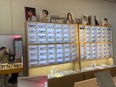-天空之镜眼镜店蔡司依视路配镜授权零售店(望京颐堤港店)