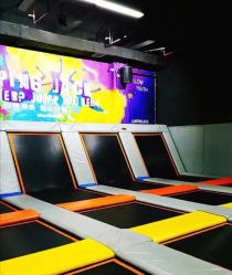 -蹦贝运动中心·蹦床·攀岩·闯关(龙岗店)
