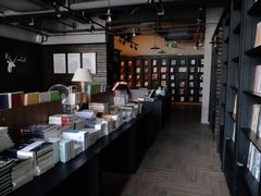 -阅西安新华书店(翠华南路店)