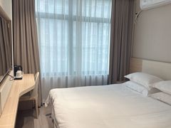 -肯定精品酒店(南京龙江地铁站省妇幼保健院南门店)
