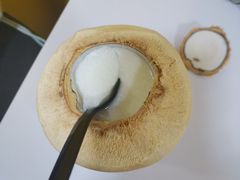 -志龙皇冠吃货椰子铺