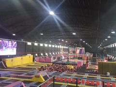 -嘿哟动霸CHUA·新潮玩运动娱乐中心·蹦床滑冰团建乐园