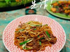 干炒牛河-粤·向群饭店(麓景路店)