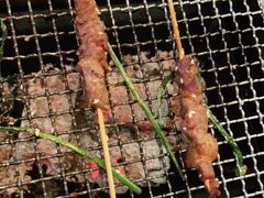现穿羊肉串-呼伦贝尔烤羊·蒙古烤羊排(骏景店)