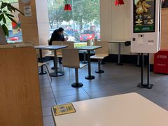 大堂-麦当劳(盐城世纪大道得来速店)